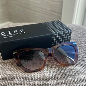 Diff Alyssa Eyewear Brown Sunglasses
